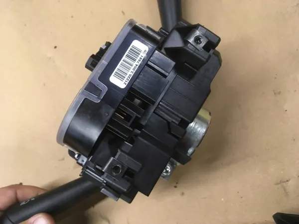 Interruptor Fiat Ducato 2023 OEM 07357592960 - Usado image 4