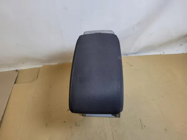 Apoio de braço PODŁOKIETNIK AUDI Q3 8U 2016 OEM image 6
