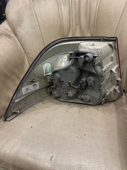 OPEL ASTRA H SEDAN 07-12 HÖGER BAKLJUS image 4