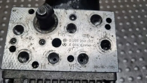 Pompe ABS A0044319912 pour Mercedes W211 image 8