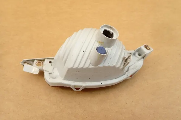 Feu de Recul Arrière Droit Toyota Yaris III OEM 815810D220 image 9
