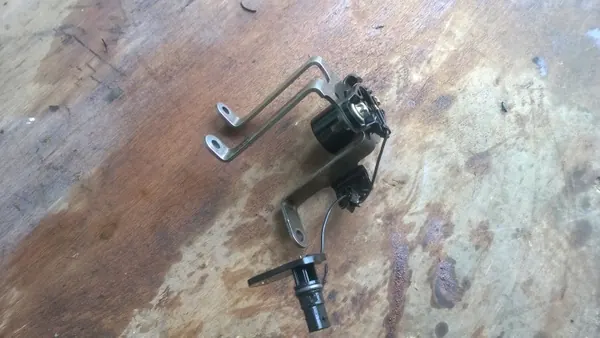 Sensor Nivel Aceite Mercedes OEM 2730100040 - Usado image 6
