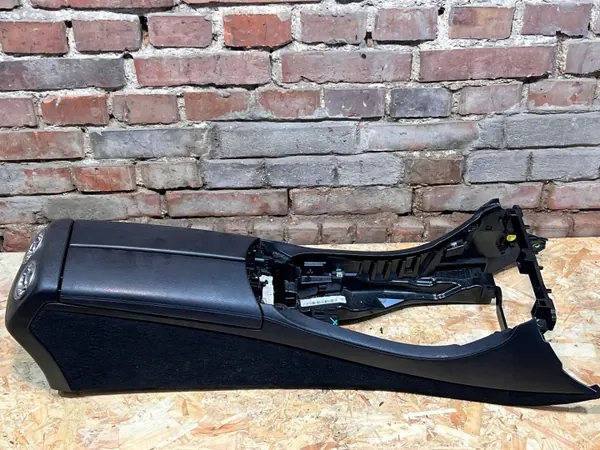Accoudoir OEM 8101 Mercedes-Benz W238 Cabrio - Console image 2