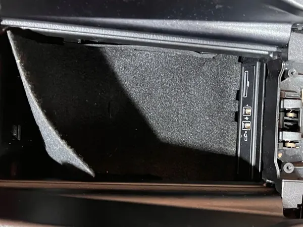 Accoudoir OEM 8101 Mercedes-Benz W238 Cabrio - Console image 3