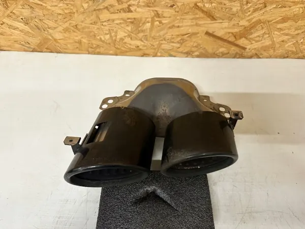 Embout d'échappement droit Mercedes AMG OEM A0004901600 image 2