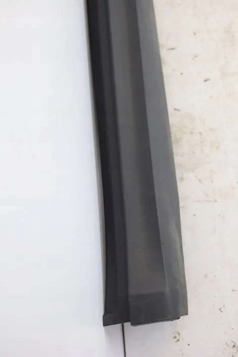 Porsche Macan Oikea Kynnyslista OEM 95B853554 image 4
