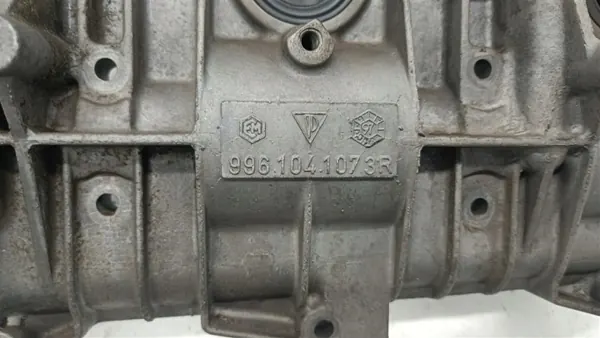 Bouchon de couvre-soupape Porsche OEM 9961041073R - Occasion image 6