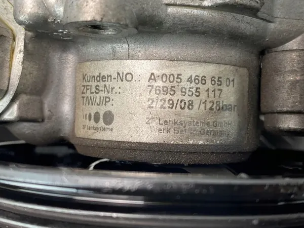 Servostyrningspump Mercedes-Benz C W204 A0054666501 image 5
