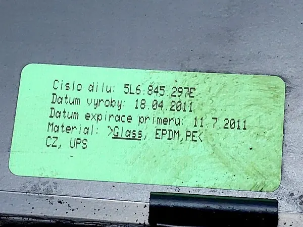 Vidro traseiro esquerdo Skoda Yeti OEM 5L6845297E - Usado image 6