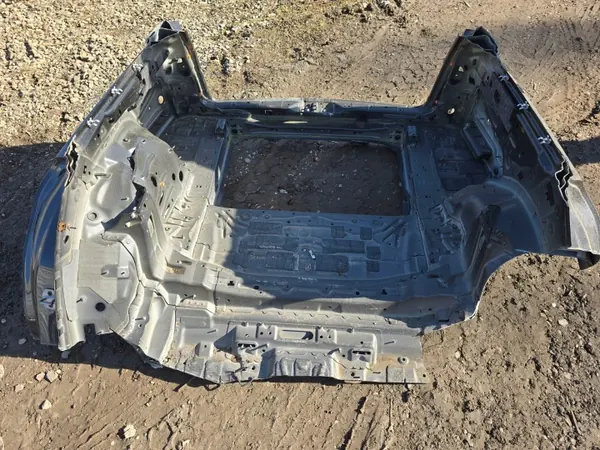 Bandeja trasera Mercedes W213 - Pieza OEM usada image 5