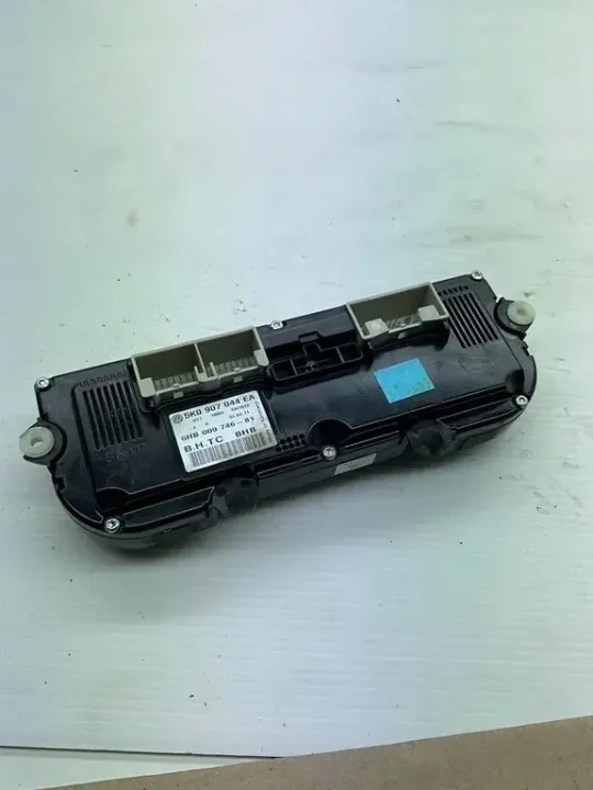 Volkswagen Jetta VI ilmastointipaneeli OEM 5K0907044BA image 2