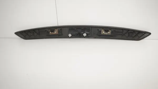 OEM 360189888 Moldura Portón VW Tiguan 07-11 image 3