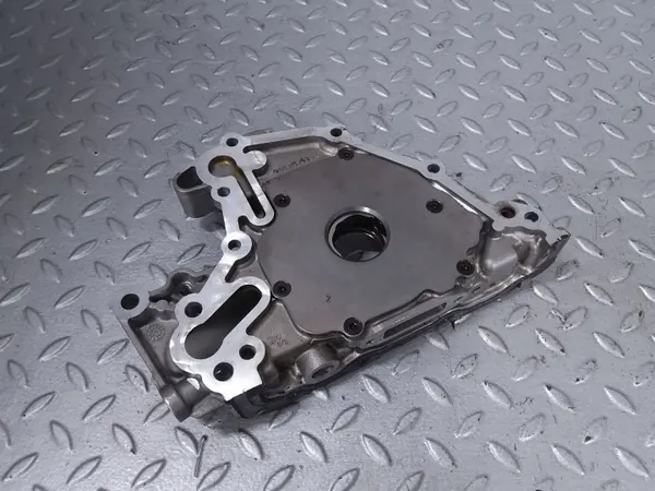 Bomba de aceite usada OEM 04E115109AC para Skoda Fabia Mk3 image 3