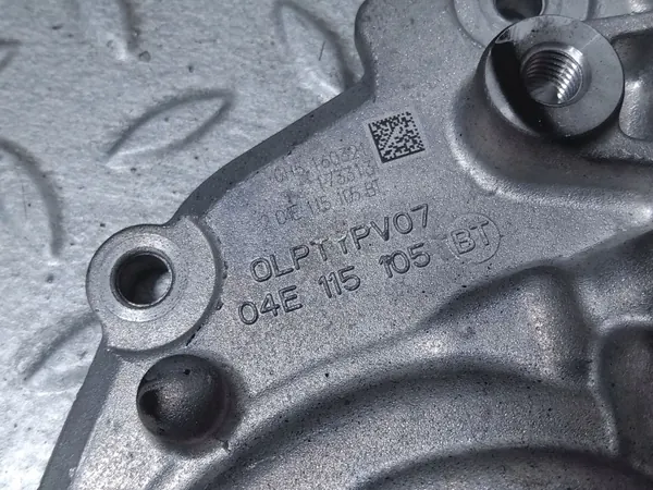 Bomba de aceite usada OEM 04E115109AC para Skoda Fabia Mk3 image 5