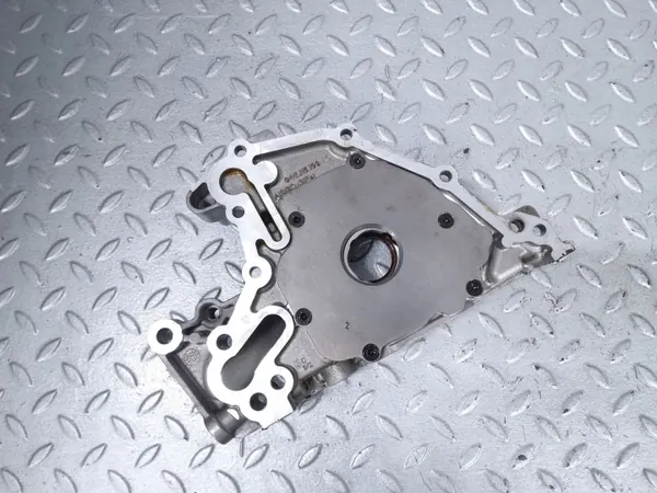 Bomba de aceite usada OEM 04E115109AC para Skoda Fabia Mk3 image 6