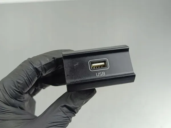 Port USB Kia Telluride OEM 96120S9000 - Occasion image 2