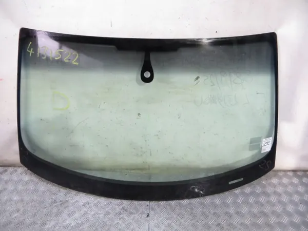 Audi Q3 8U Frontscheibe OEM 205/028 - Gebraucht image 2