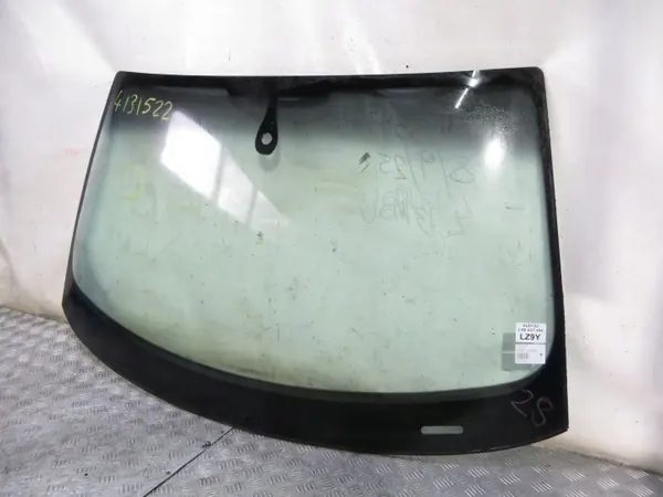 Audi Q3 8U Frontscheibe OEM 205/028 - Gebraucht image 3