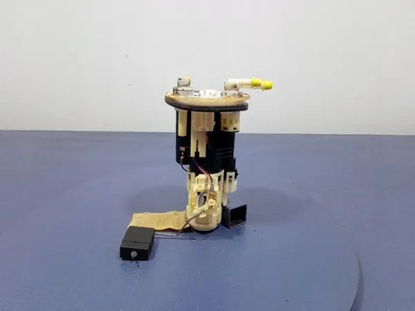 Pompe à carburant Suzuki OE OEM Ambit-986241- Occasion image 2