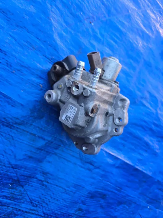 OEM 04B130755K ruiskutuspumppu VW 1.6 TDI:lle image 2