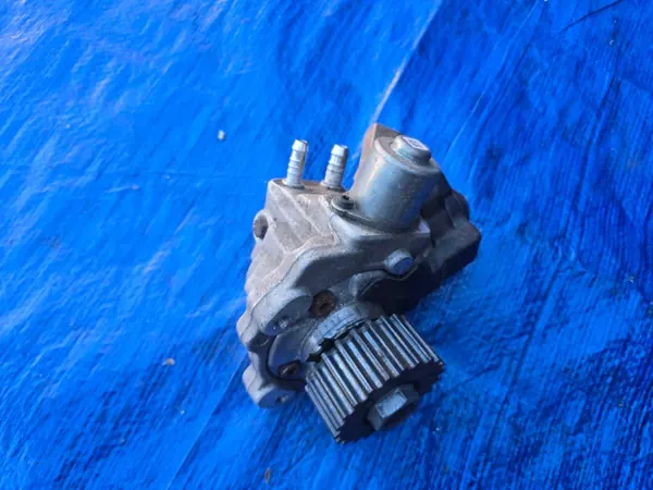 OEM 04B130755K ruiskutuspumppu VW 1.6 TDI:lle image 6