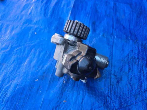 OEM 04B130755K ruiskutuspumppu VW 1.6 TDI:lle image 7