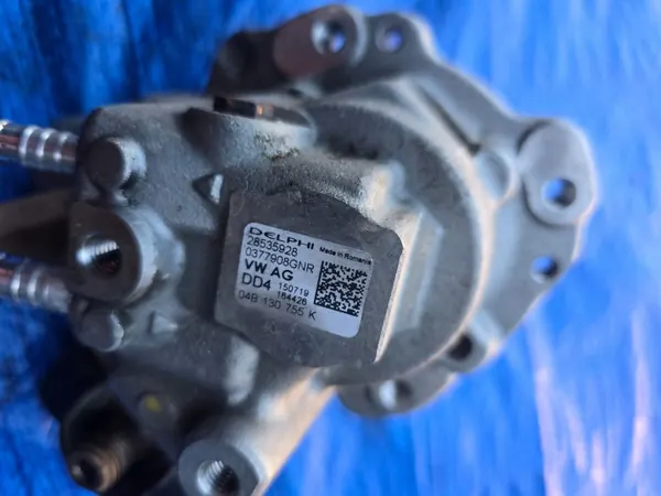 OEM 04B130755K ruiskutuspumppu VW 1.6 TDI:lle image 9