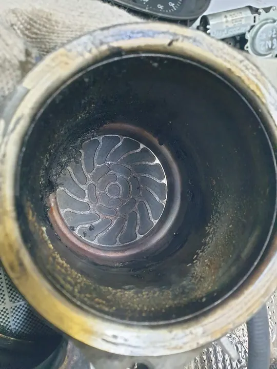 Catalyseur Audi A6 C7 2.0 TDI 190 CV OEM 04L131601T image 9