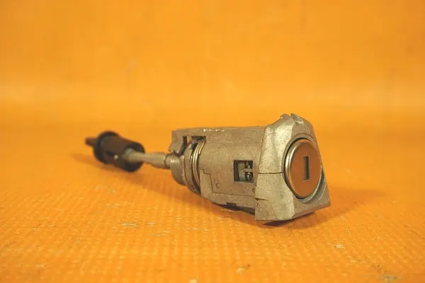 OEM 81c837167 Audi Q2 Kuljettajan Oven Lukon Lisäosa image 2