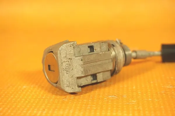 OEM 81c837167 Audi Q2 Kuljettajan Oven Lukon Lisäosa image 5