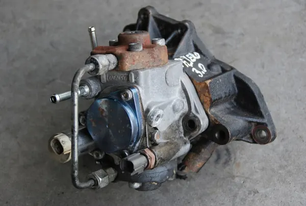 Kraftstoffpumpe 3.2 DID Mitsubishi Pajero 4 image 2