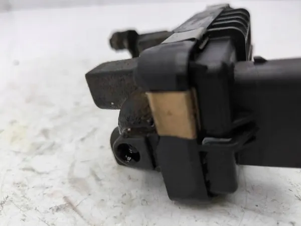 BMW 7 F01 F02 F03 F04 2009 Atuador de turbo image 4