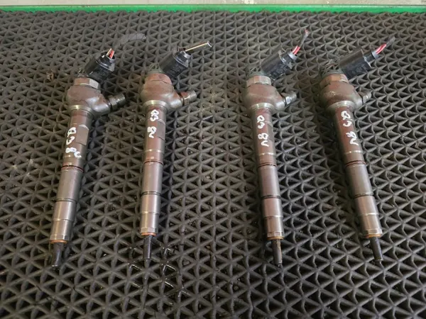 Injector Combustível OEM 03L130277J VW 2.0 TDI image 2