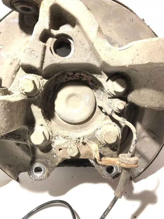 Volvo S60 2002 Moyeu Roue Arrière OEM 9200623 image 4