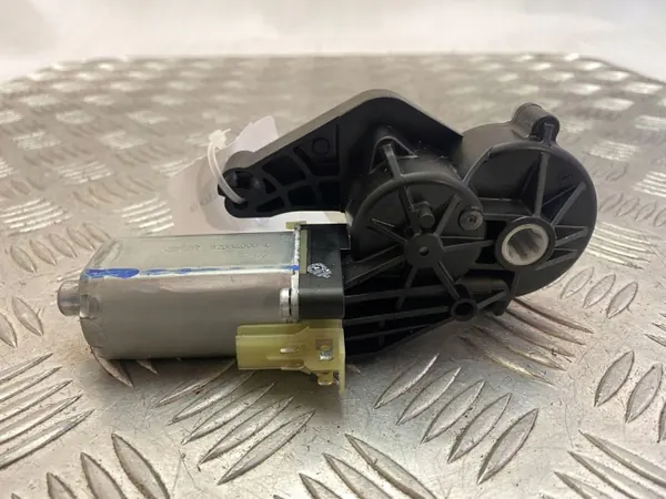 Moteur de réglage siège OEM 826649994 pour Mercedes GLE AMG image 2