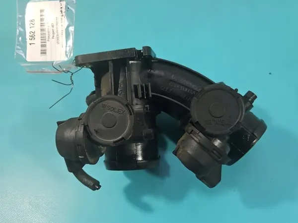 Corps de papillon OEM 9657522480 pour Peugeot 407 2.0 HDI image 3