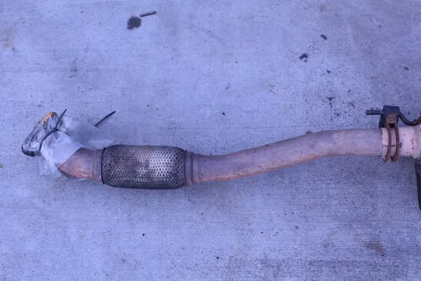 Auspufftopf Nissan Cabstar 3.0D 2008 image 3