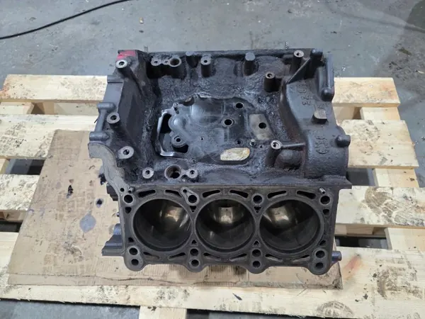 Bloco motor OEM 059103021BL 9/26 para Audi 3.0 TDI image 3