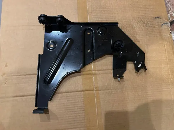 OEM 8088926 BMW Airco Condensor Bevestiging voor M2/M3/M4 image 2