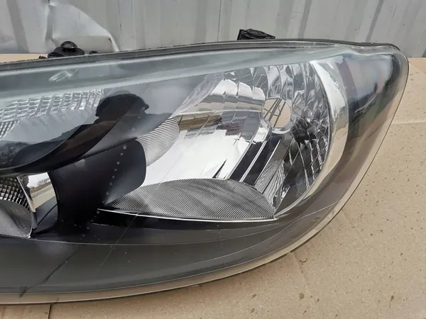 VW Caddy III Etuvasen päävalon 2K5941005B image 5