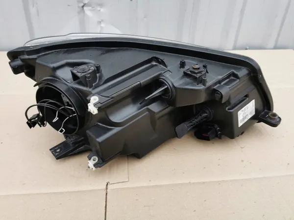 VW Caddy III Etuvasen päävalon 2K5941005B image 9