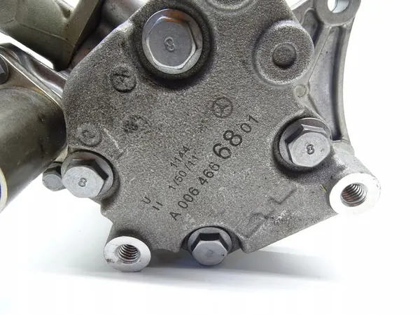 Servostyrningspump Mercedes C200 W204 A0064666801 image 5