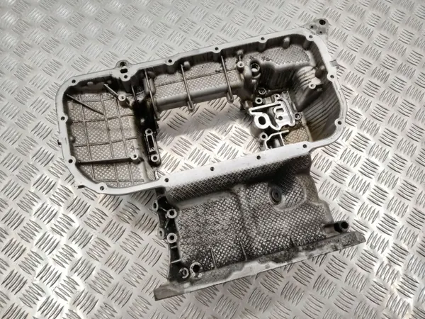 Cárter de aceite usado OEM 059103601CD Audi 3.0 TDI image 6