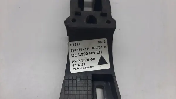 Manilla interior trasera izquierda OEM 94050163 Land Rover image 4
