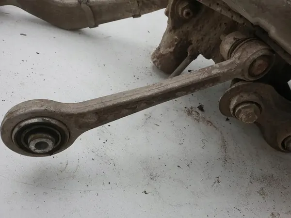 Snodo posteriore sinistro BMW 7 E65 E66 image 3