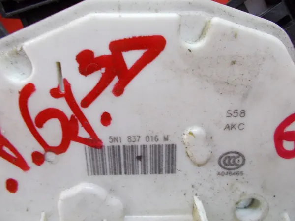 DÖRRLÅS FRAMHÖGER SEAT IBIZA IV 08-14 6PIN image 3