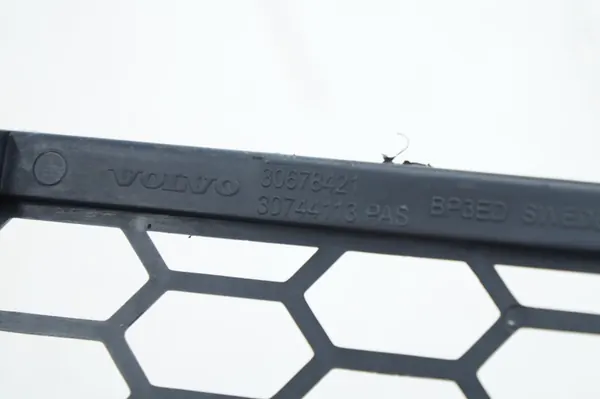 VOLVO S80 II Front Bumper Grille 30678421 30744113 image 3
