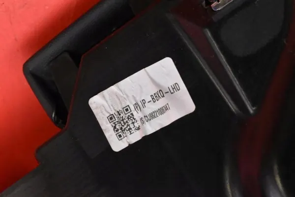 Consola do painel Tesla Model Y OEM 1684261-98-A image 9