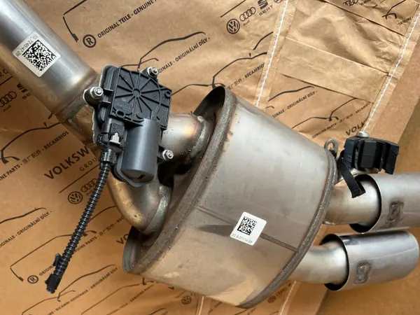 Tubo de escape Audi A4 S4 B9 3.0TFSI OEM 8W0253411AM image 8