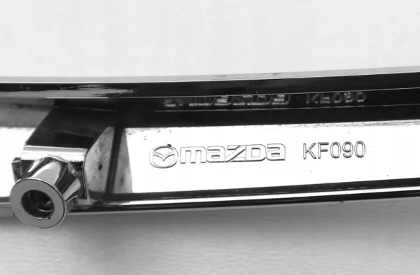 Mazda 2 DJ 2014-2019 Garniture Chrome Grille Avant Gauche OEM DB5J 507K1 image 4